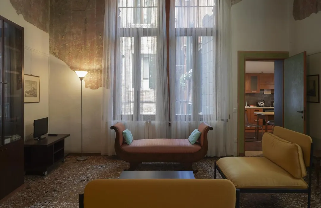 Melusina Apartments Rialto Venice Historical Center-1