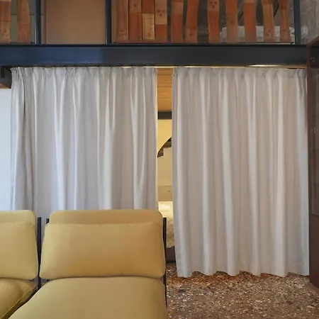 Melusina Apartments Rialto Venice Historical Center-3