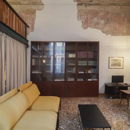 Melusina Apartments Rialto Venice Historical Center-2