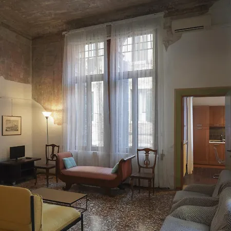 Melusina Apartments Rialto Venice Historical Center-3